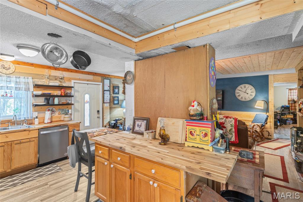 Lake Adelle 01 - Residential