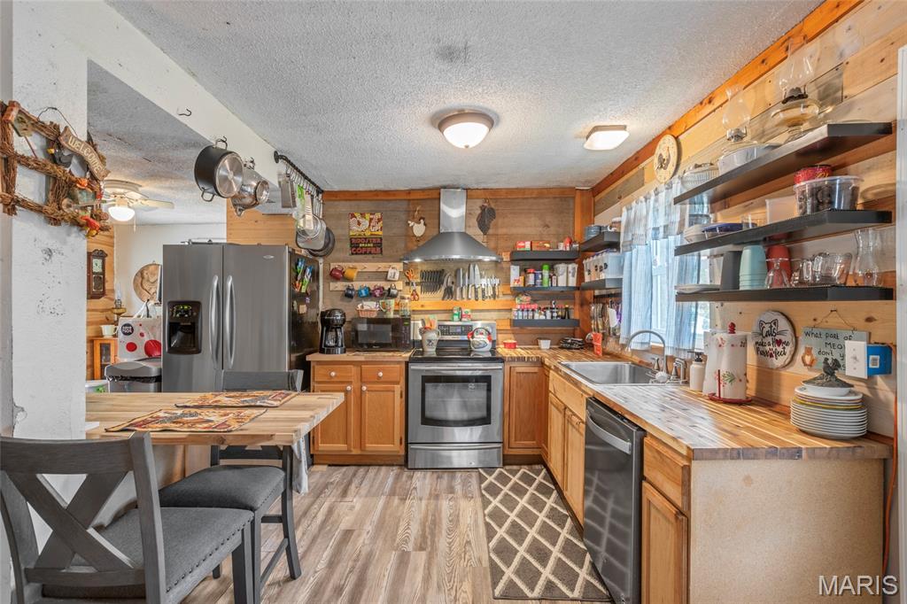 Lake Adelle 01 - Residential