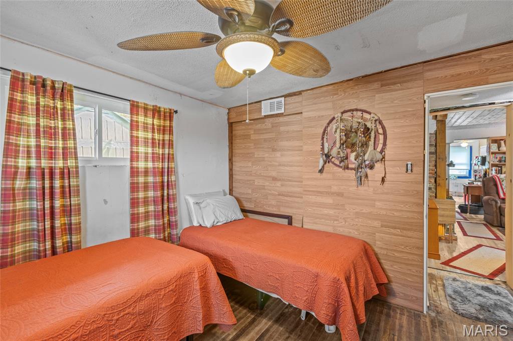 Lake Adelle 01 - Residential