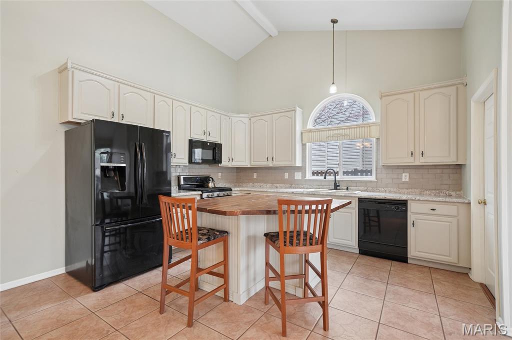 Vlgs At Walden Pond #1 - Residential