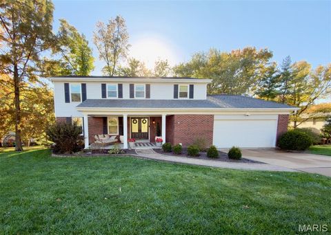 Photo of 933 Baintree Lane, Ballwin, MO 63011 (MLS # 25074991)