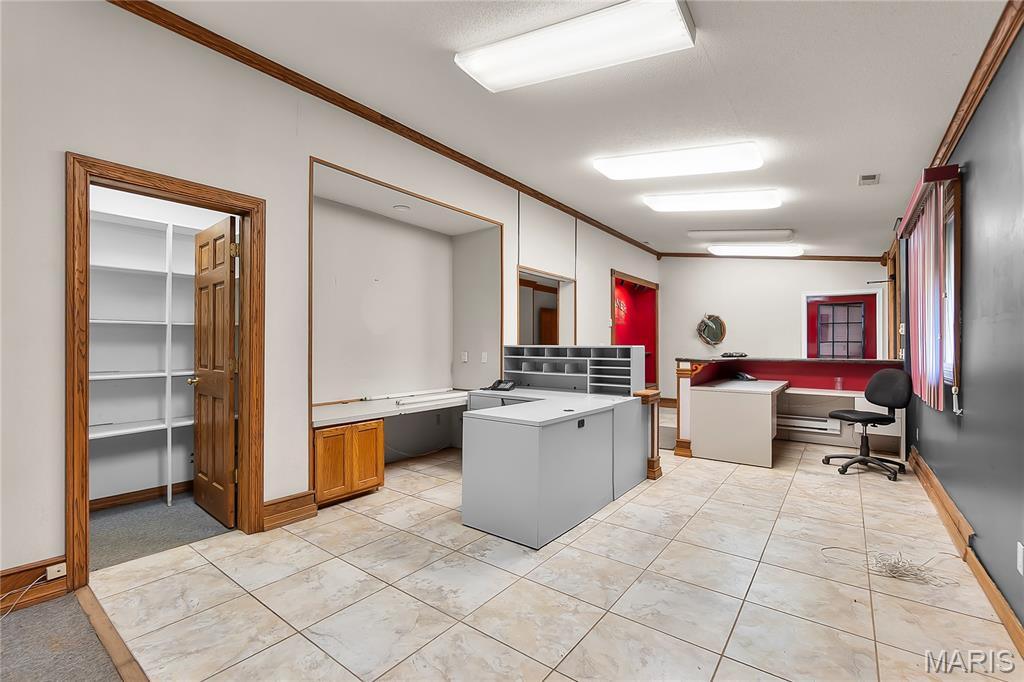 n/a - Commercial Sale