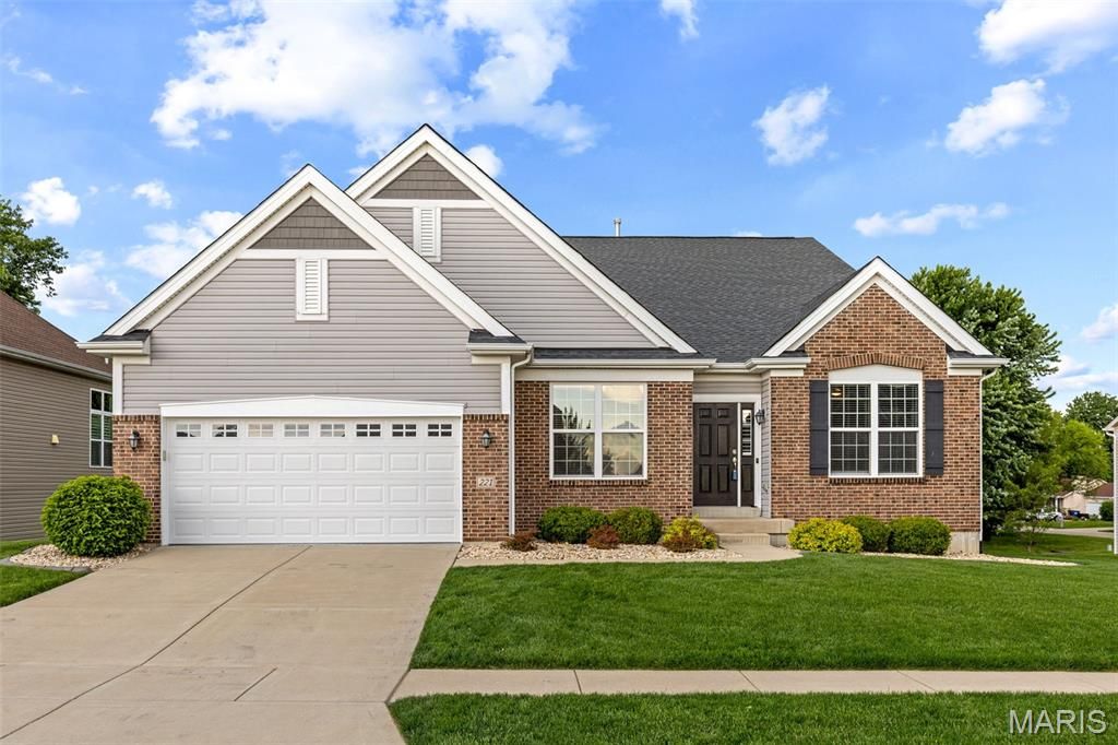 Photo of 221 Northern Pines Court, St Peters, MO 63376 (MLS # 26028256)