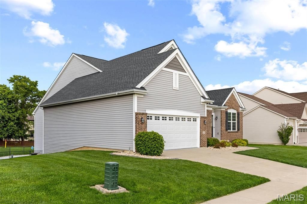 Photo of 221 Northern Pines Court, St Peters, MO 63376 (MLS # 26028256)