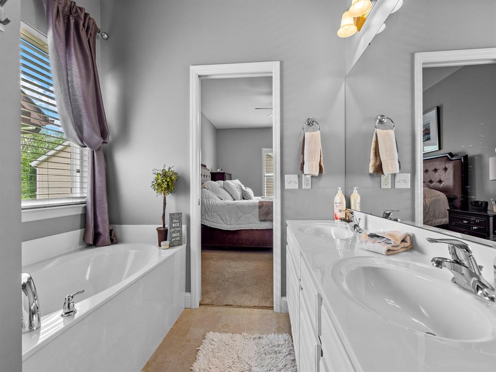 St Peters, Missouri 63366, United States, 4 Bedrooms Bedrooms, ,3 BathroomsBathrooms,Residential,Pending,131624