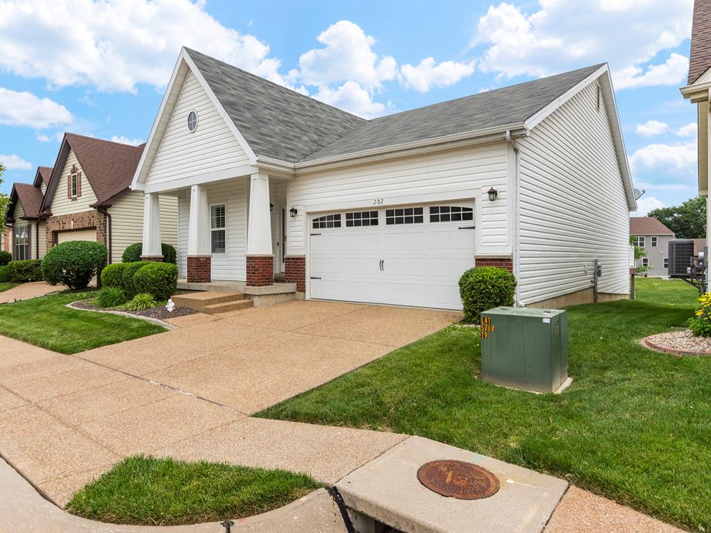 St Peters, Missouri 63366, United States, 4 Bedrooms Bedrooms, ,3 BathroomsBathrooms,Residential,Pending,131624