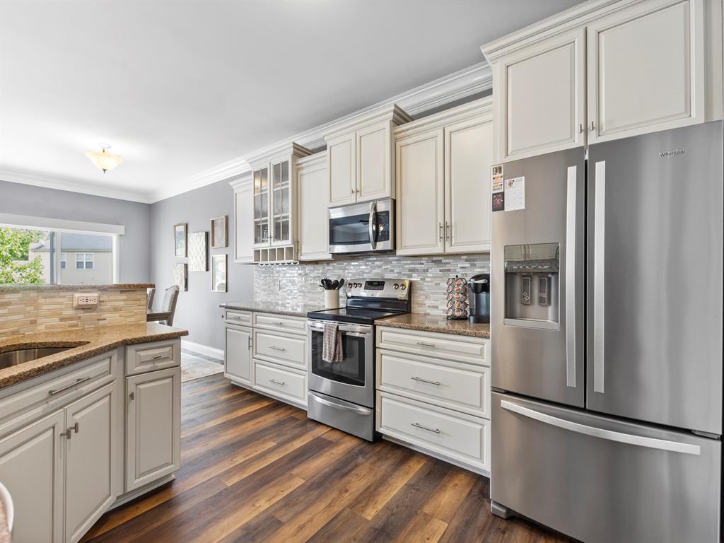 St Peters, Missouri 63366, United States, 4 Bedrooms Bedrooms, ,3 BathroomsBathrooms,Residential,Pending,131624