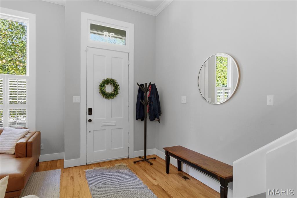 Lafayette Square - Benton Place - Residential