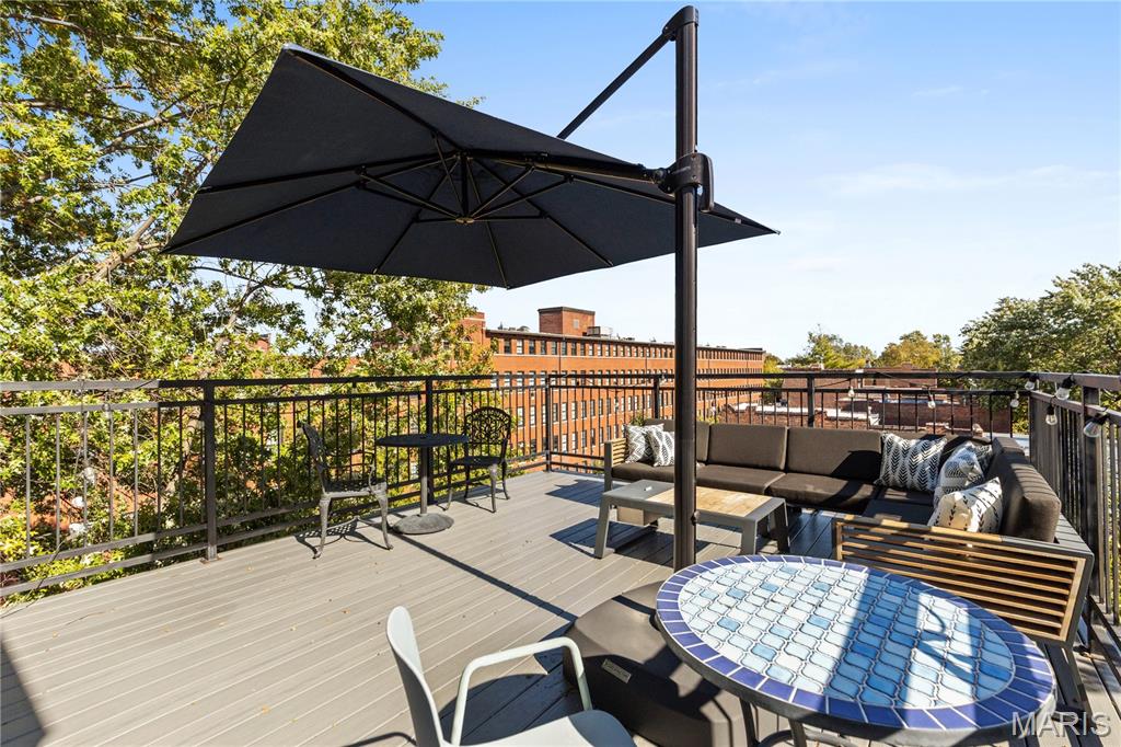 Lafayette Square - Benton Place - Residential