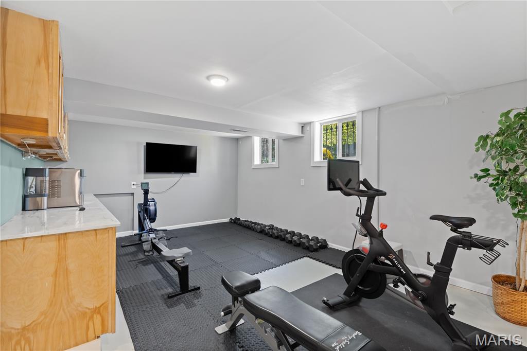 Lafayette Square - Benton Place - Residential