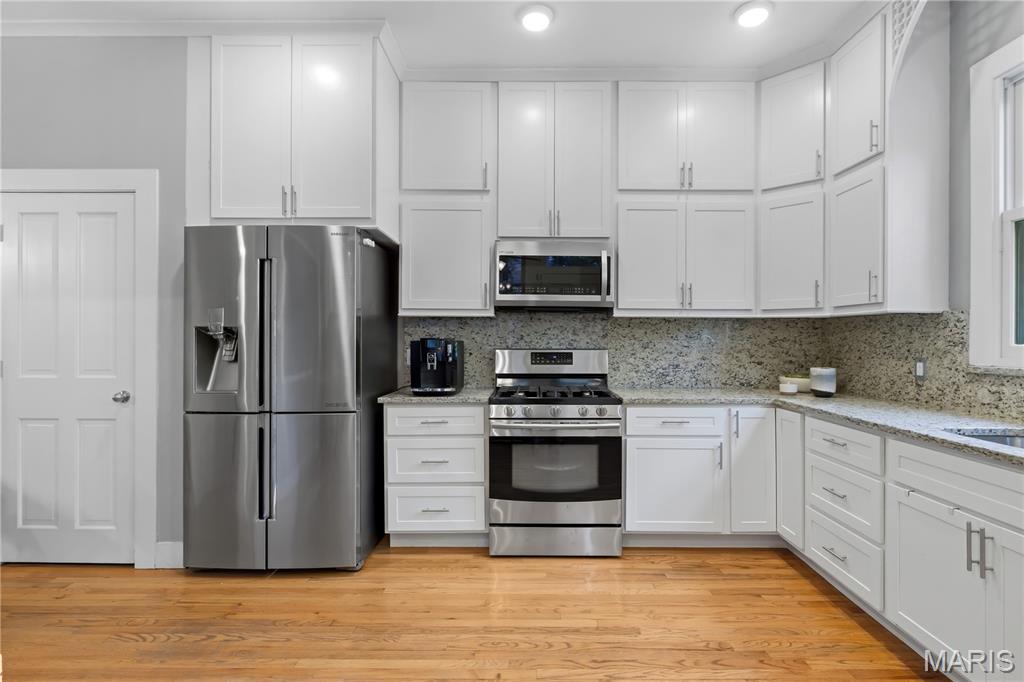 Lafayette Square - Benton Place - Residential