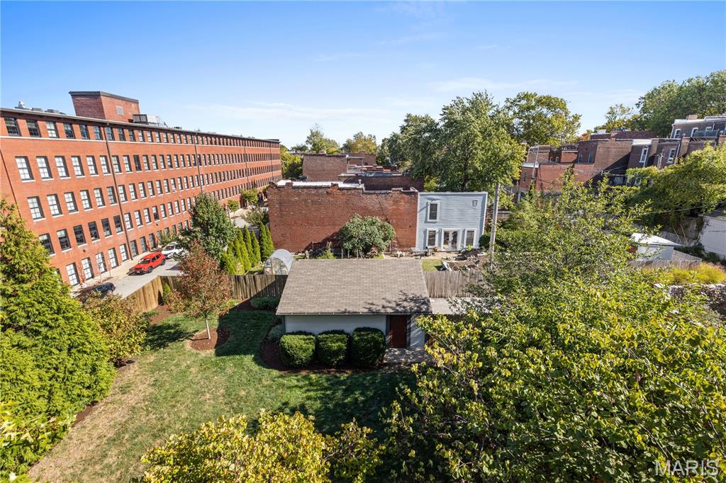 Lafayette Square - Benton Place - Residential