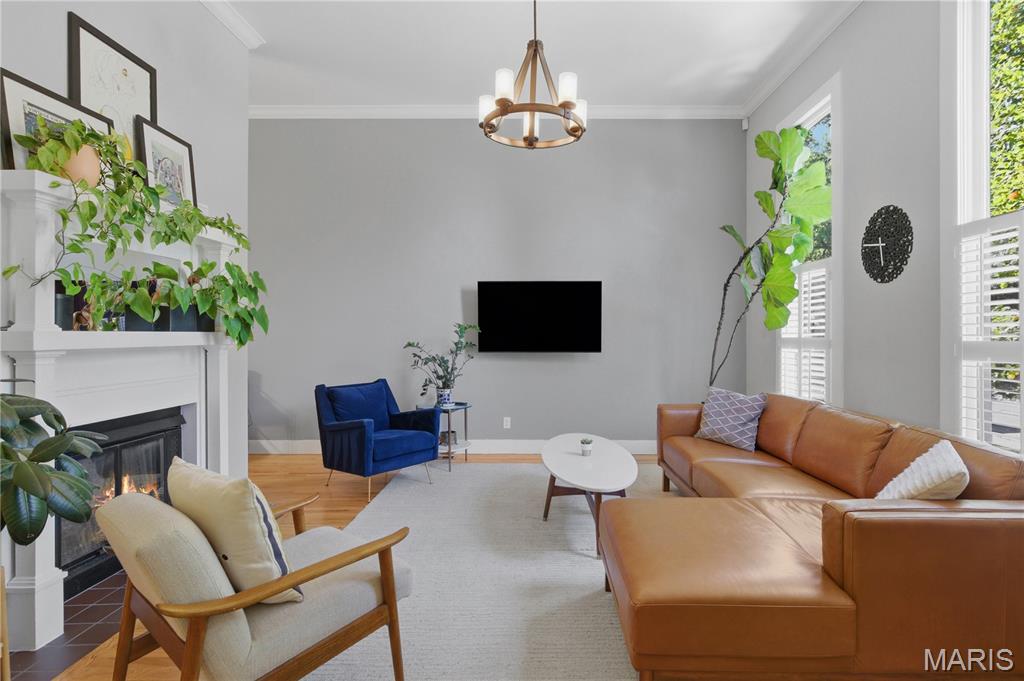 Lafayette Square - Benton Place - Residential