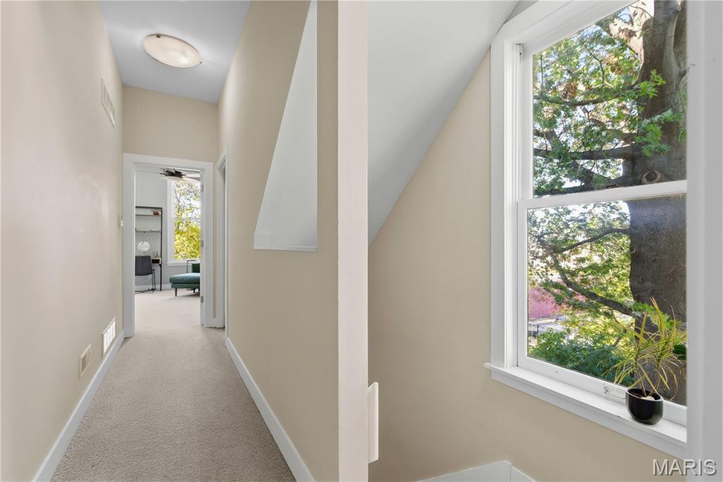 Lafayette Square - Benton Place - Residential