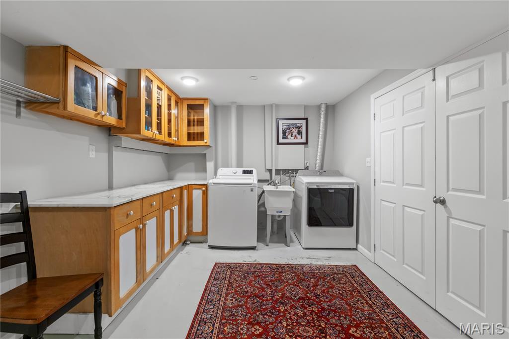 Lafayette Square - Benton Place - Residential