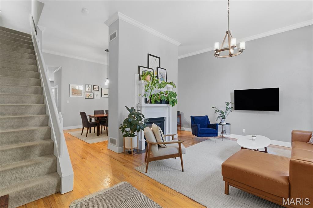 Lafayette Square - Benton Place - Residential