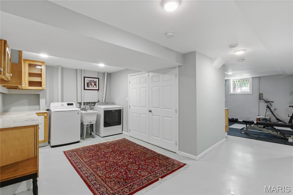 Lafayette Square - Benton Place - Residential