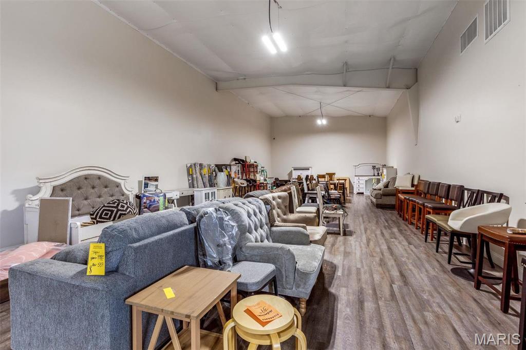 n/a - Commercial Sale