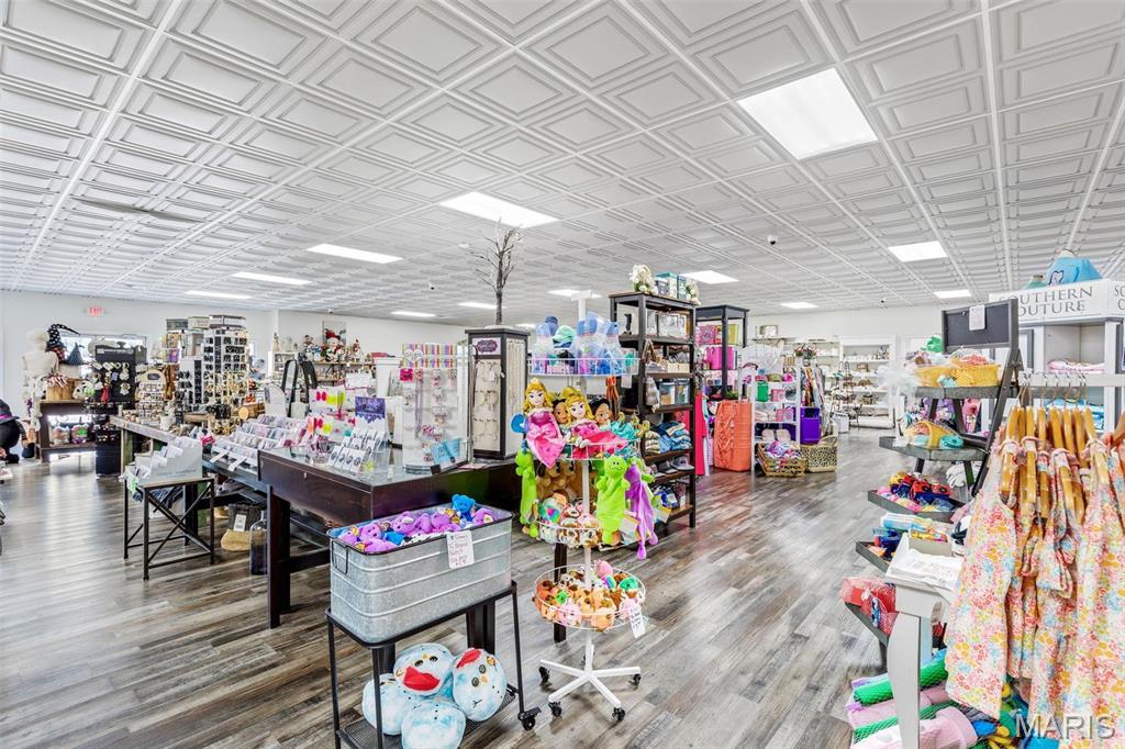 n/a - Commercial Sale