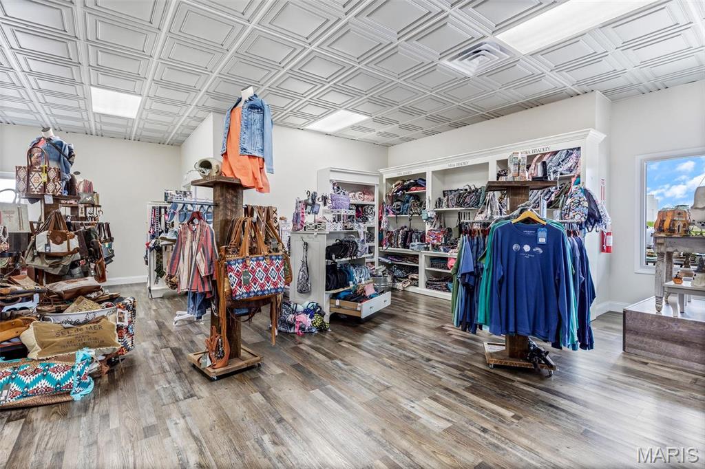 n/a - Commercial Sale