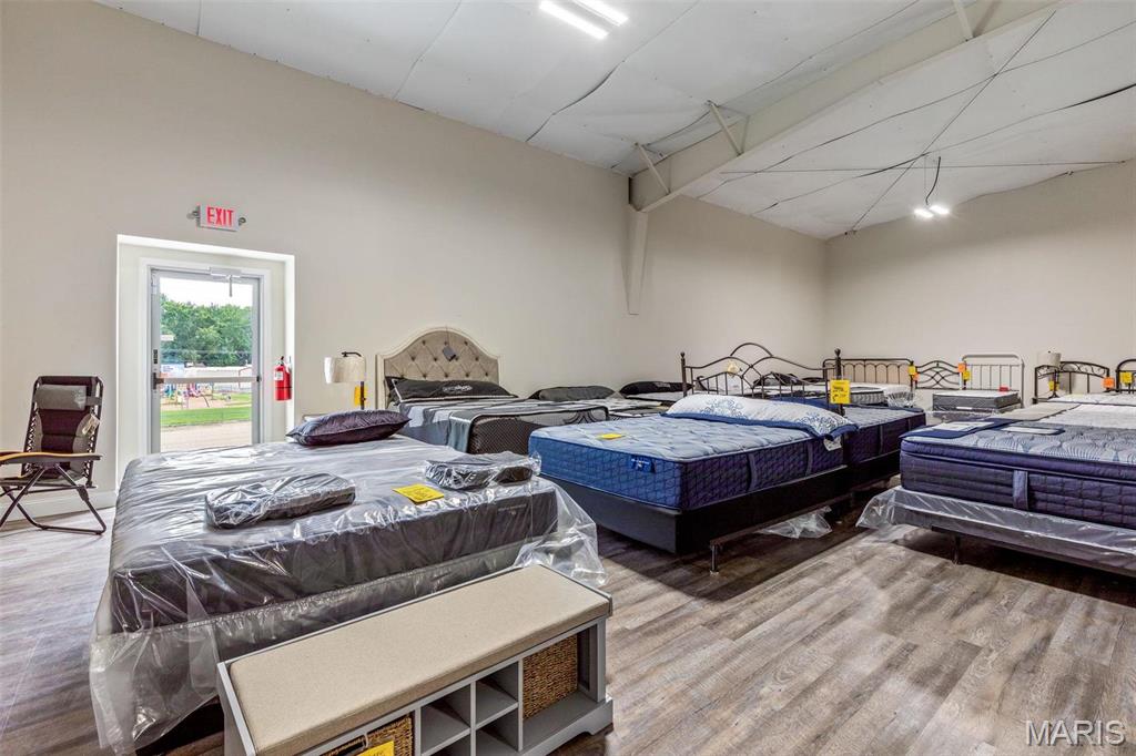 n/a - Commercial Sale