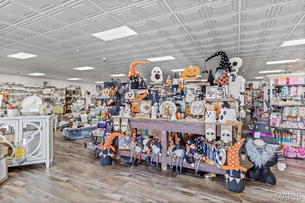 n/a - Commercial Sale