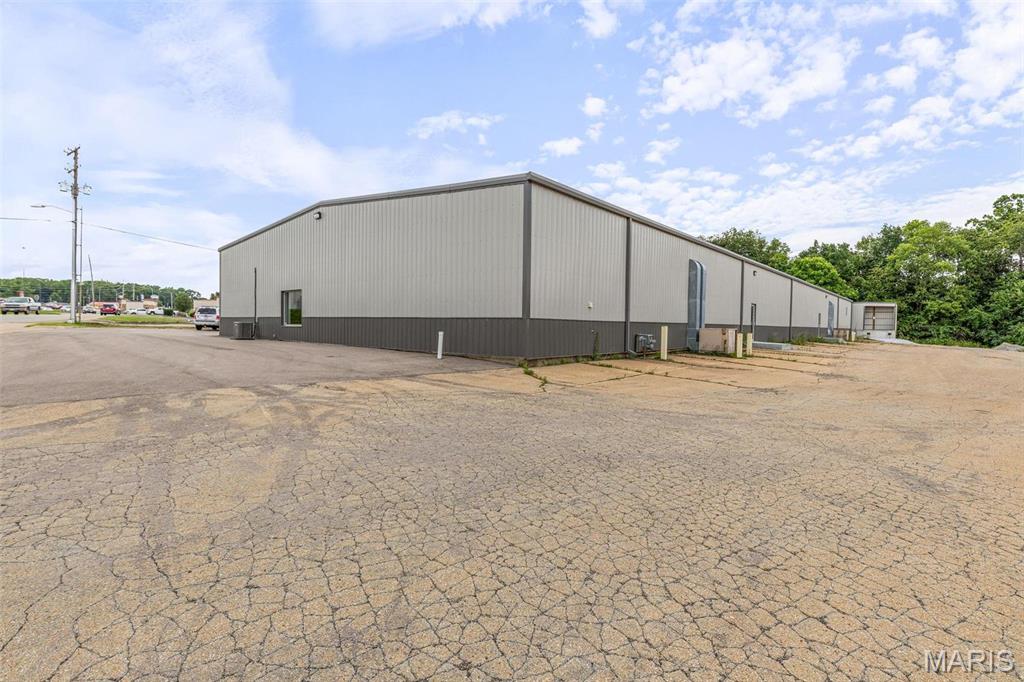 n/a - Commercial Sale