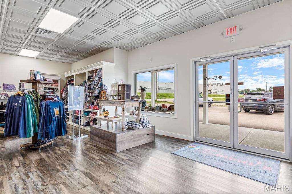 n/a - Commercial Sale