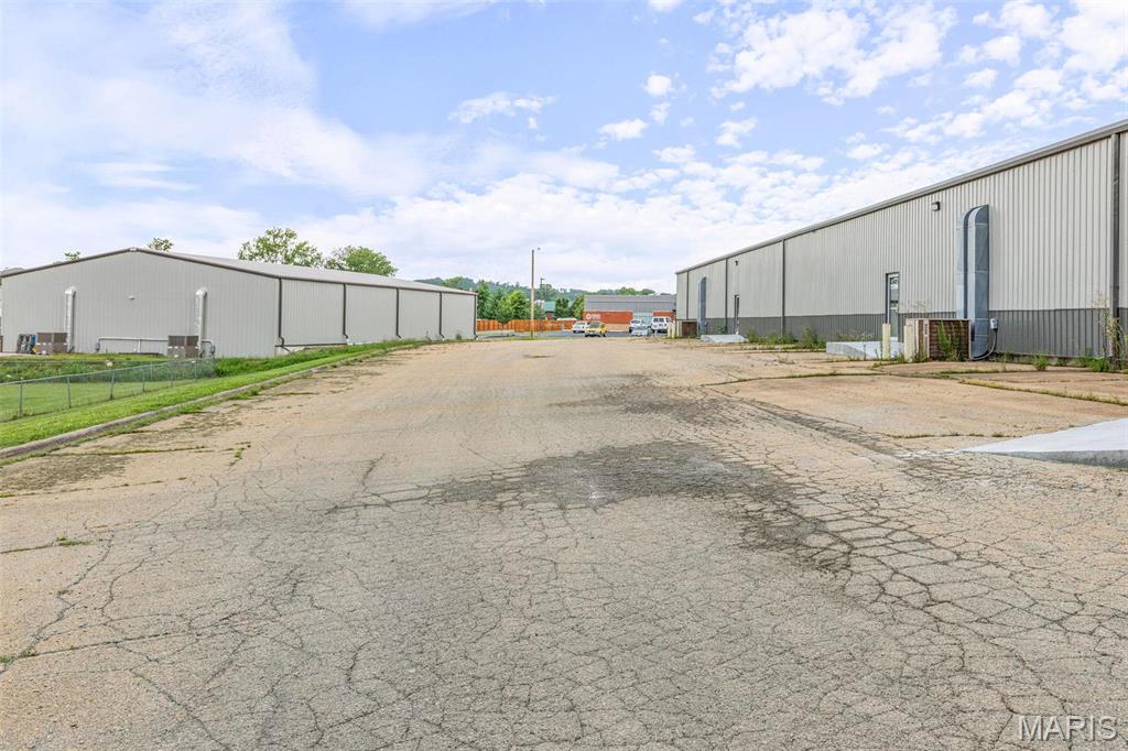 n/a - Commercial Sale