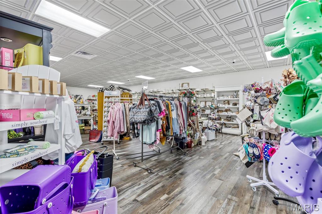 n/a - Commercial Sale