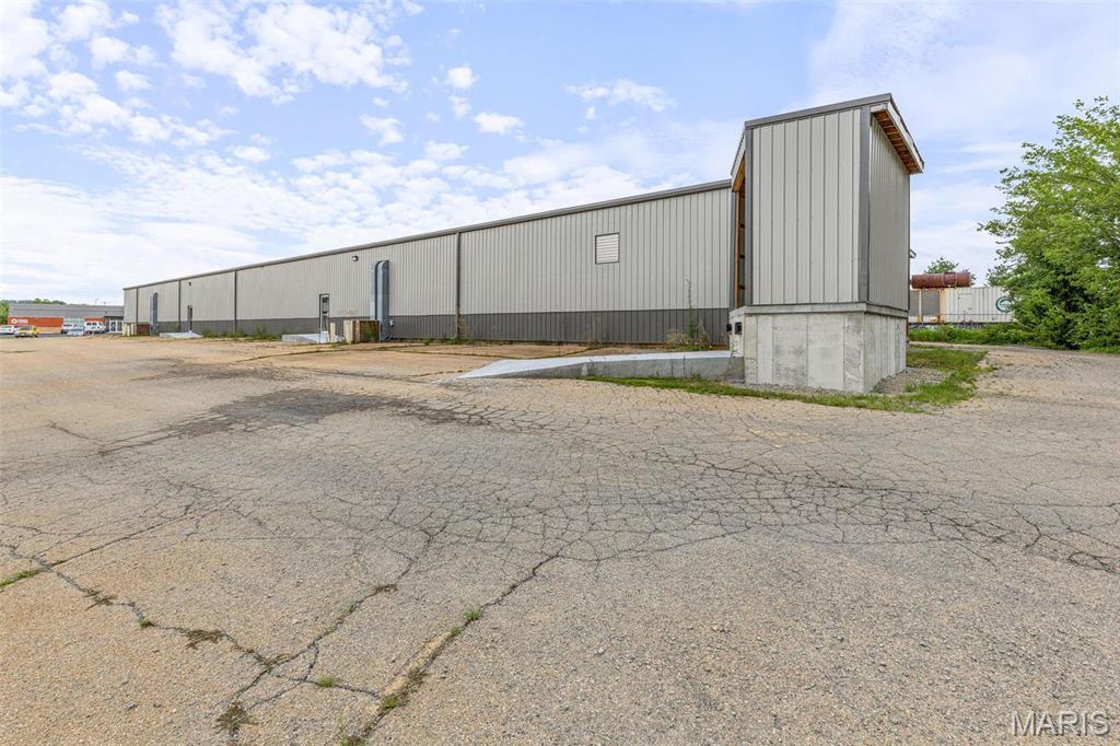 n/a - Commercial Sale