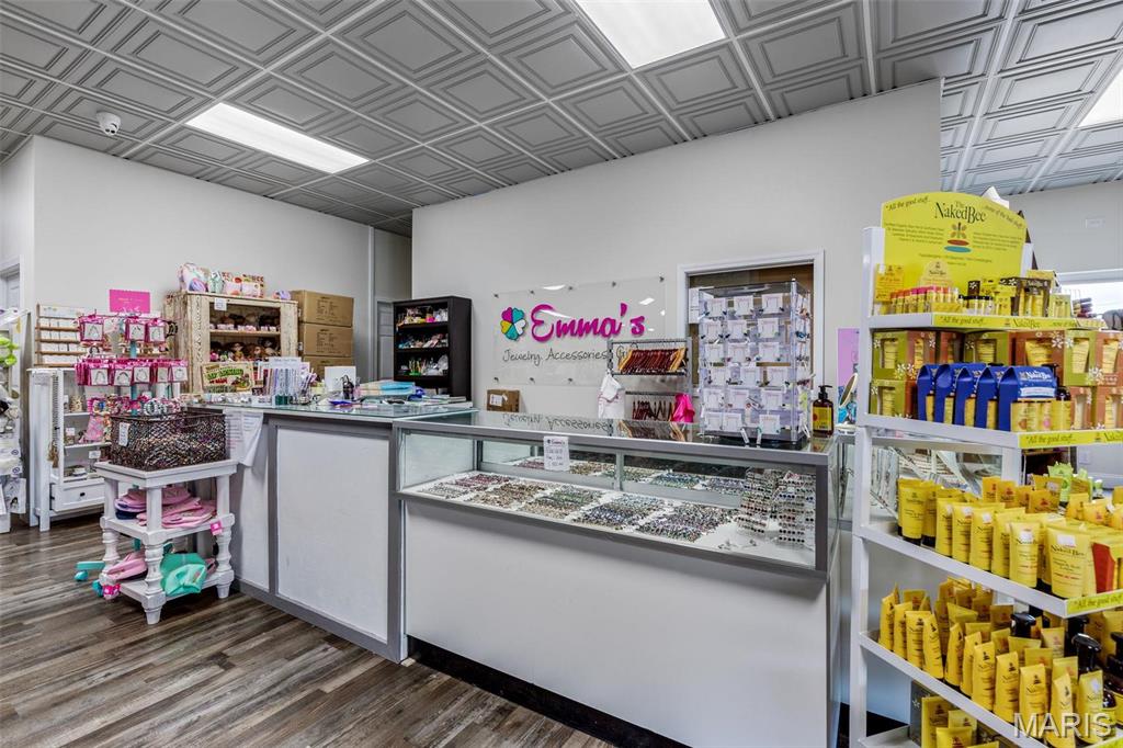 n/a - Commercial Sale