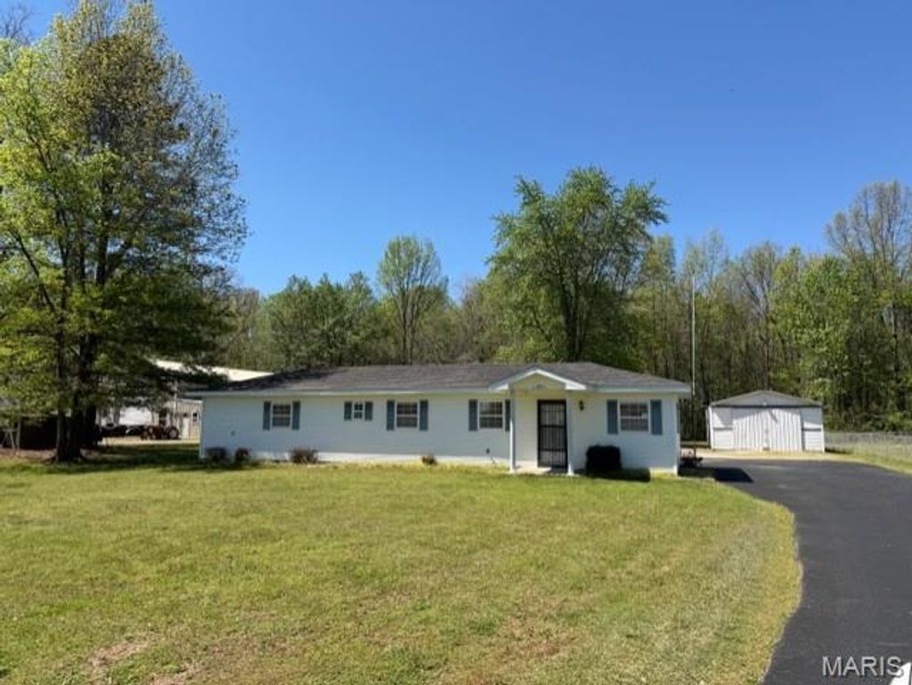 Photo of 1571 Highway AA, Poplar Bluff, MO 63901 (MLS # 26026231)