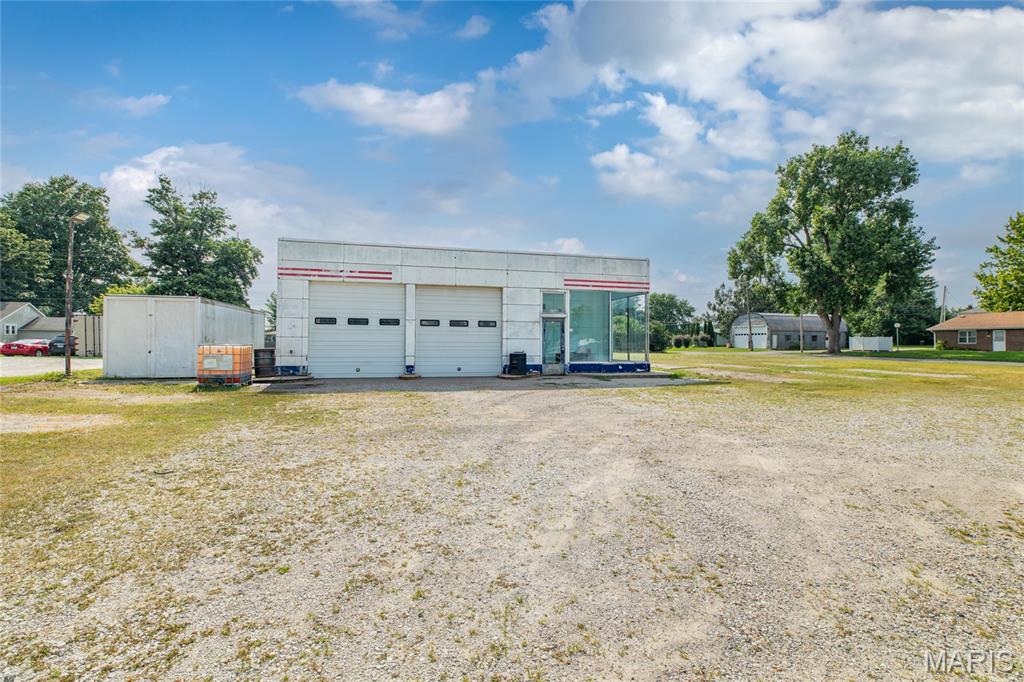 Photo 1 of 22 — 206 Washington Street, Bunker Hill, IL 62014