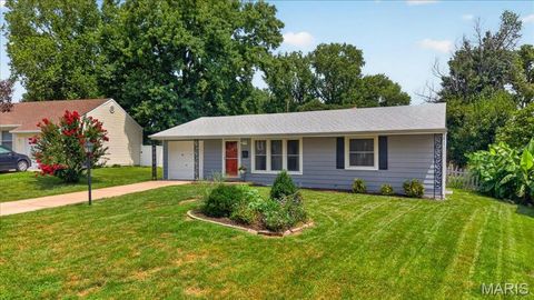 Tiny photo for 7017 Deerpath Drive, Unincorporated, MO 63123 (MLS # 26045163)