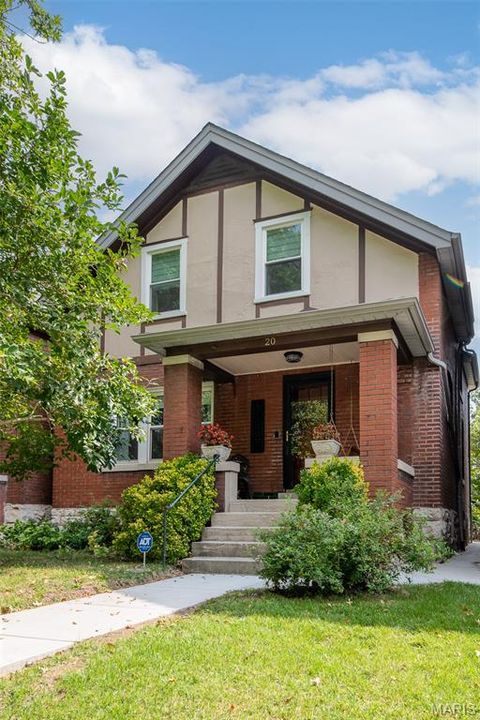 Photo of 20 Lawn Place, St Louis, MO 63110 (MLS # 26031933)