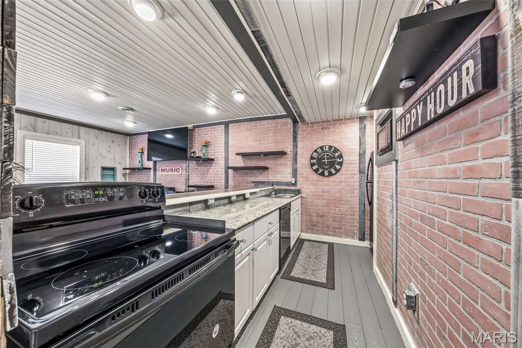 Montecito Village E - Residential