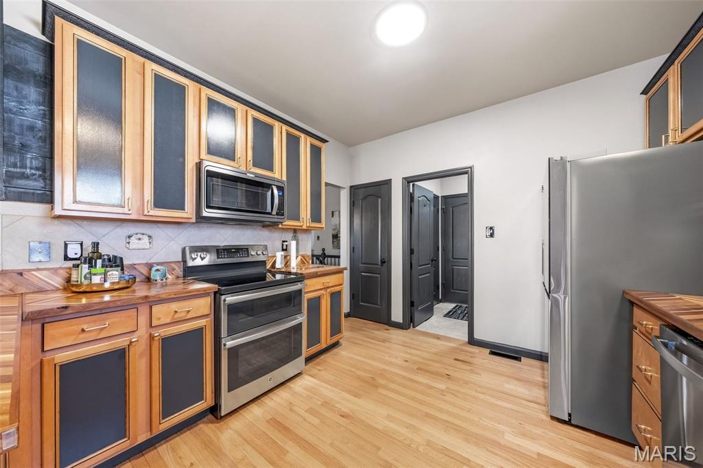 Montecito Village E - Residential