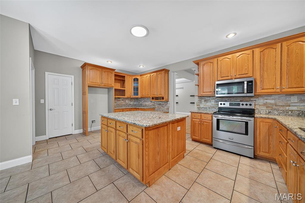 Defiance, Missouri 63341, United States, 5 Bedrooms Bedrooms, ,4 BathroomsBathrooms,Residential,Coming Soon,160290