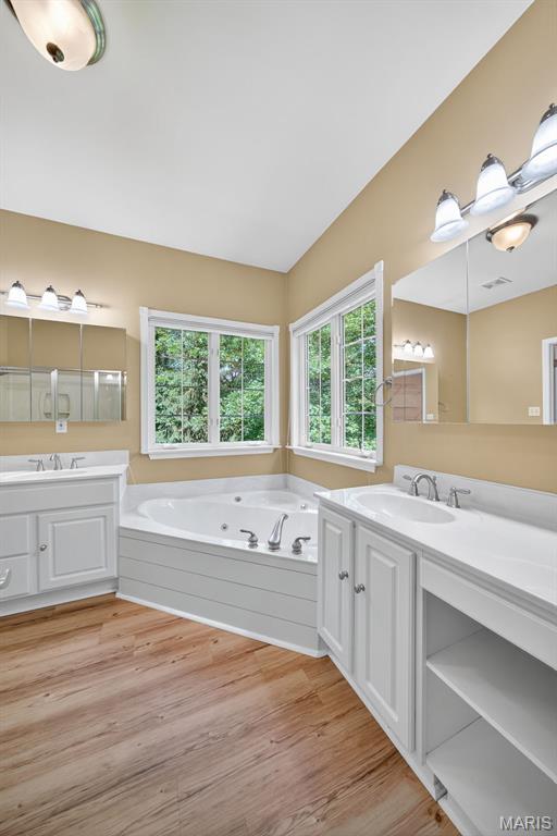 Defiance, Missouri 63341, United States, 5 Bedrooms Bedrooms, ,4 BathroomsBathrooms,Residential,Coming Soon,160290