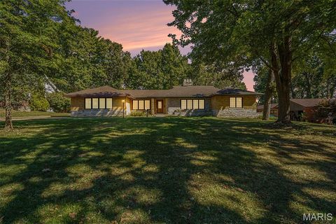 7369 Whitehaven Drive St Louis MO 63123