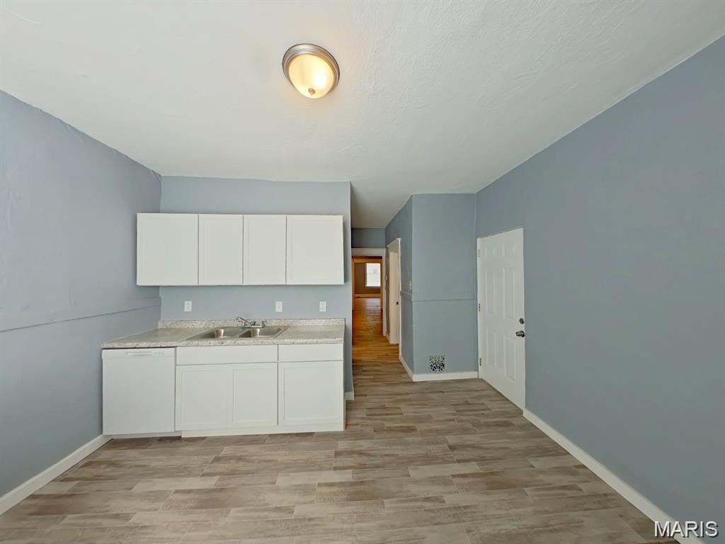 Dwyers Add - Residential Income