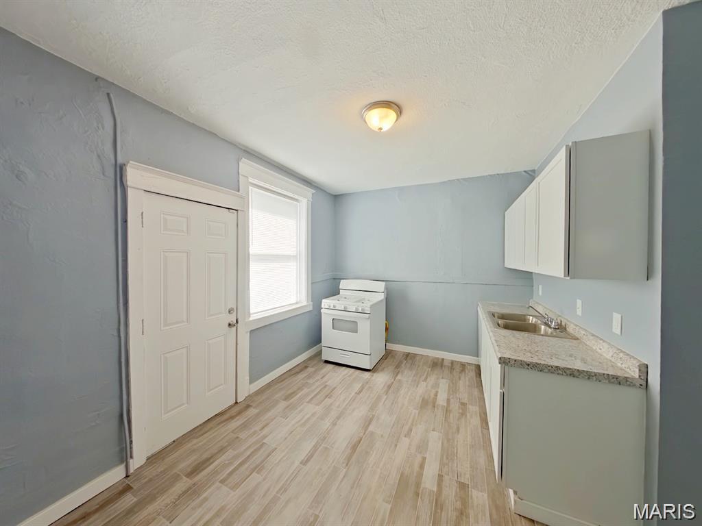 Dwyers Add - Residential Income