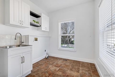 Tiny photo for 489 Westglen Village Drive, Ballwin, MO 63021 (MLS # 25072956)