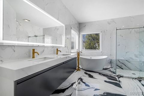 Tiny photo for 489 Westglen Village Drive, Ballwin, MO 63021 (MLS # 25072956)