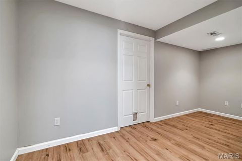 Tiny photo for 489 Westglen Village Drive, Ballwin, MO 63021 (MLS # 25072956)