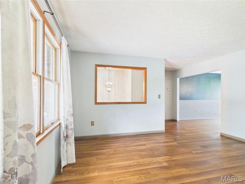Tiny photo for 107 Vaughan Avenue, St Robert, MO 65584 (MLS # 26030625)