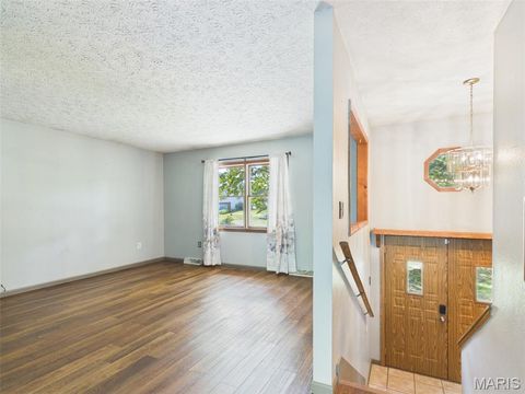 Tiny photo for 107 Vaughan Avenue, St Robert, MO 65584 (MLS # 26030625)