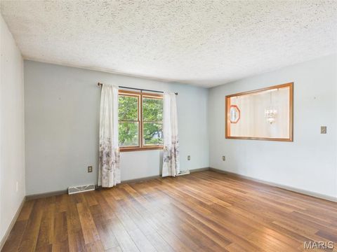 Tiny photo for 107 Vaughan Avenue, St Robert, MO 65584 (MLS # 26030625)