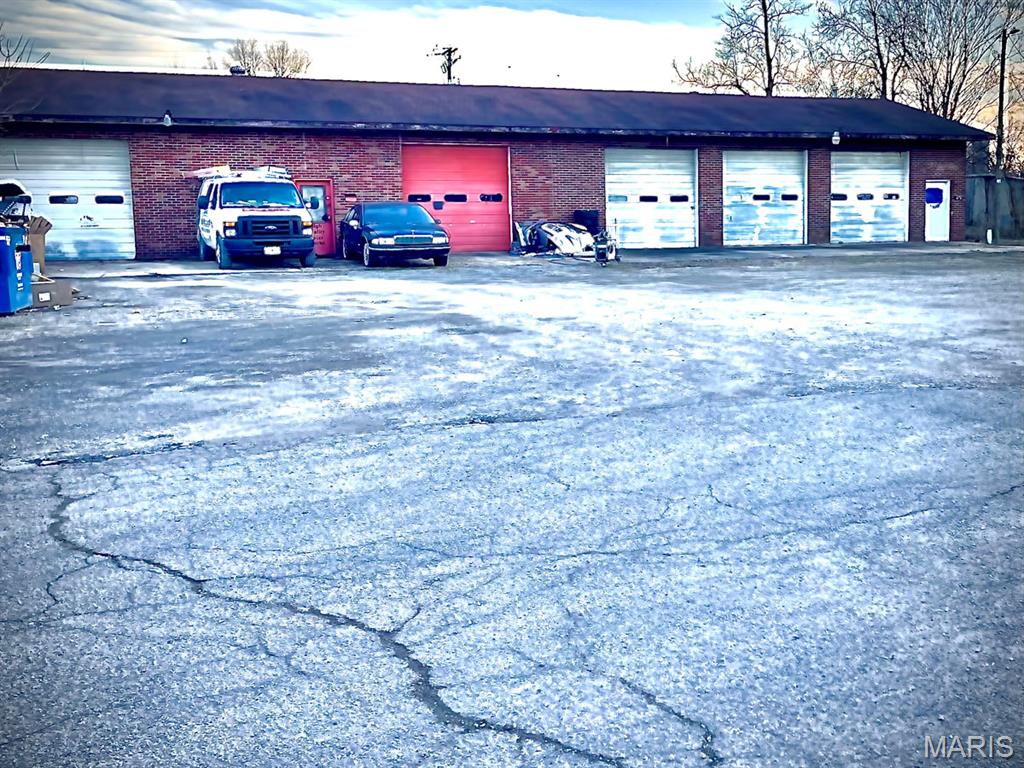 n/a - Commercial Sale